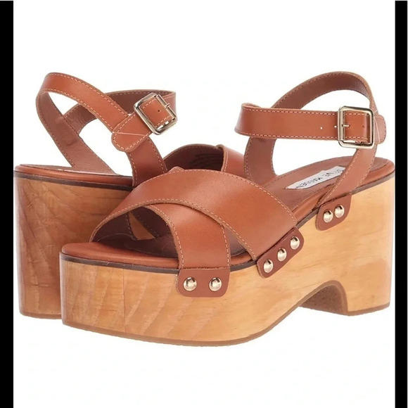 Steve Madden Shoes - Steve Madden Platform Heel Wooden Studded New